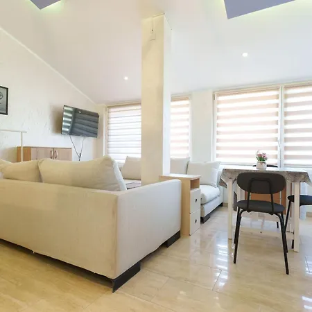 Step Apartment *