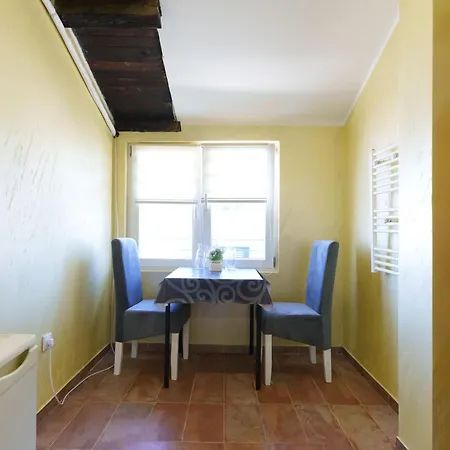 Apartment Step *