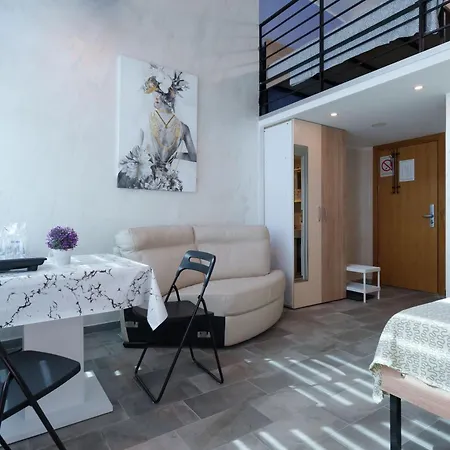 Apartment Step