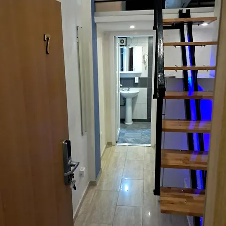 Step Apartment *